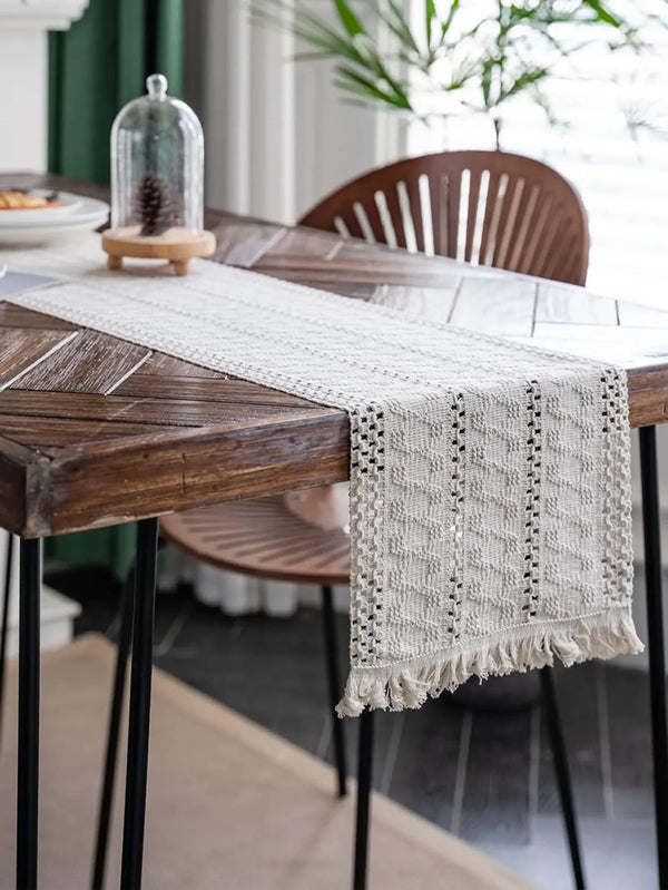 Chemin de Table Rustique avec Franges en Macramé